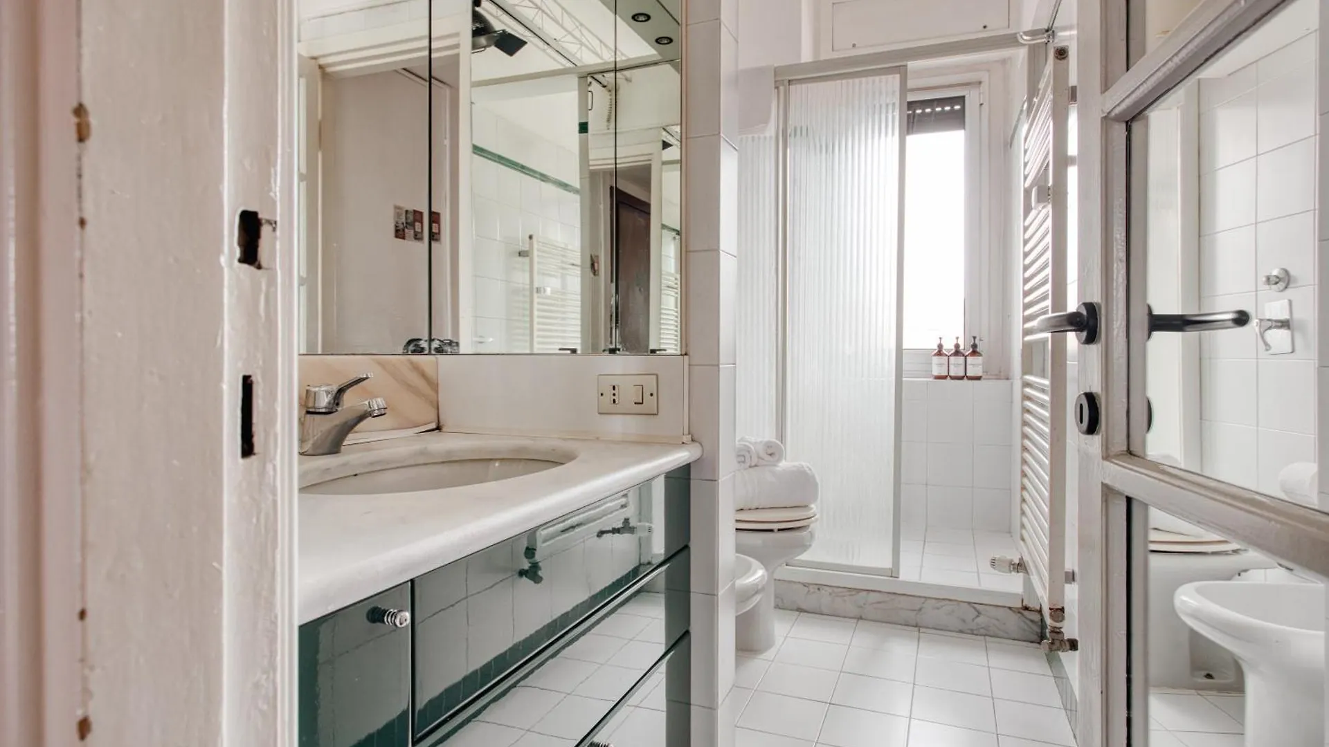 Roncaglia 25, 4 Guests And Balcony Apartman Milánó Olaszország