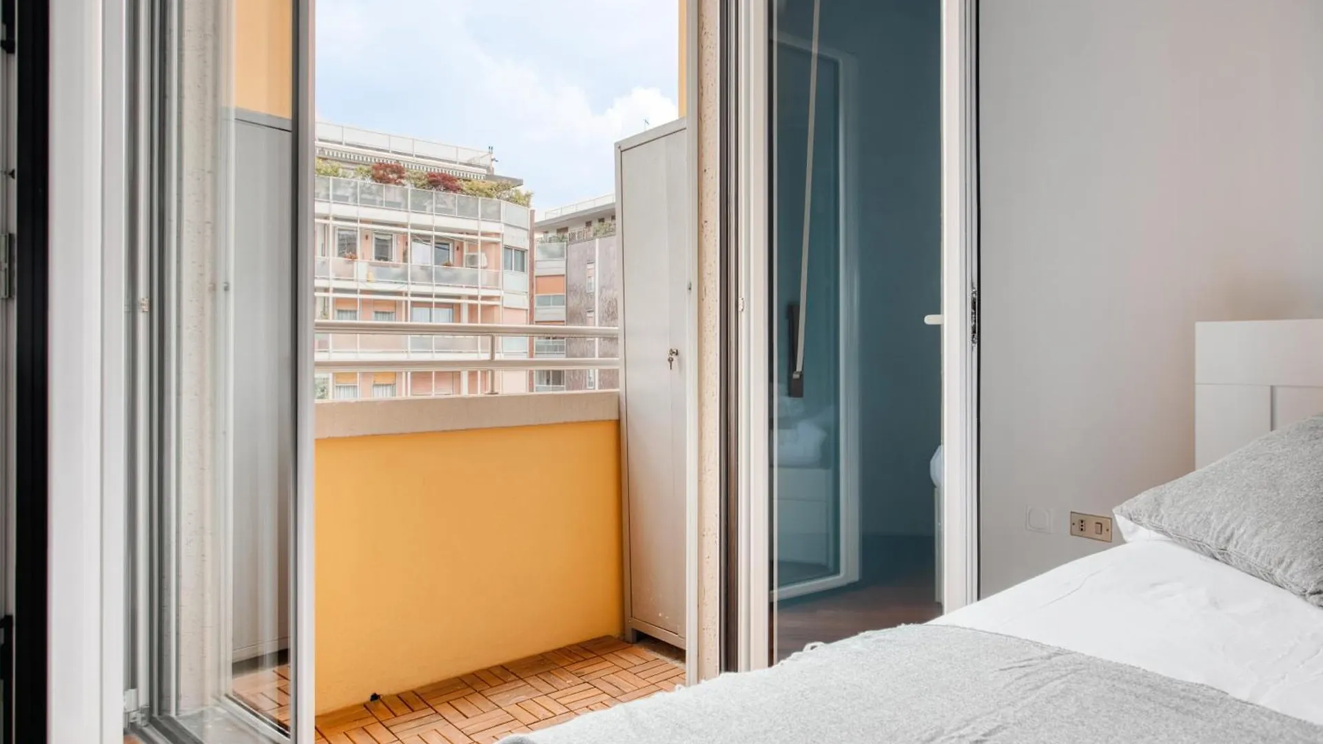 Roncaglia 25, 4 Guests And Balcony Apartman Milánó